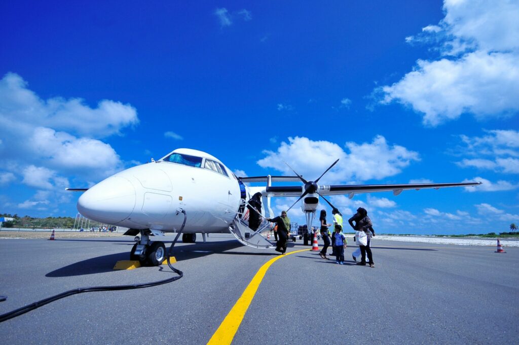 benefits private jet charter runway