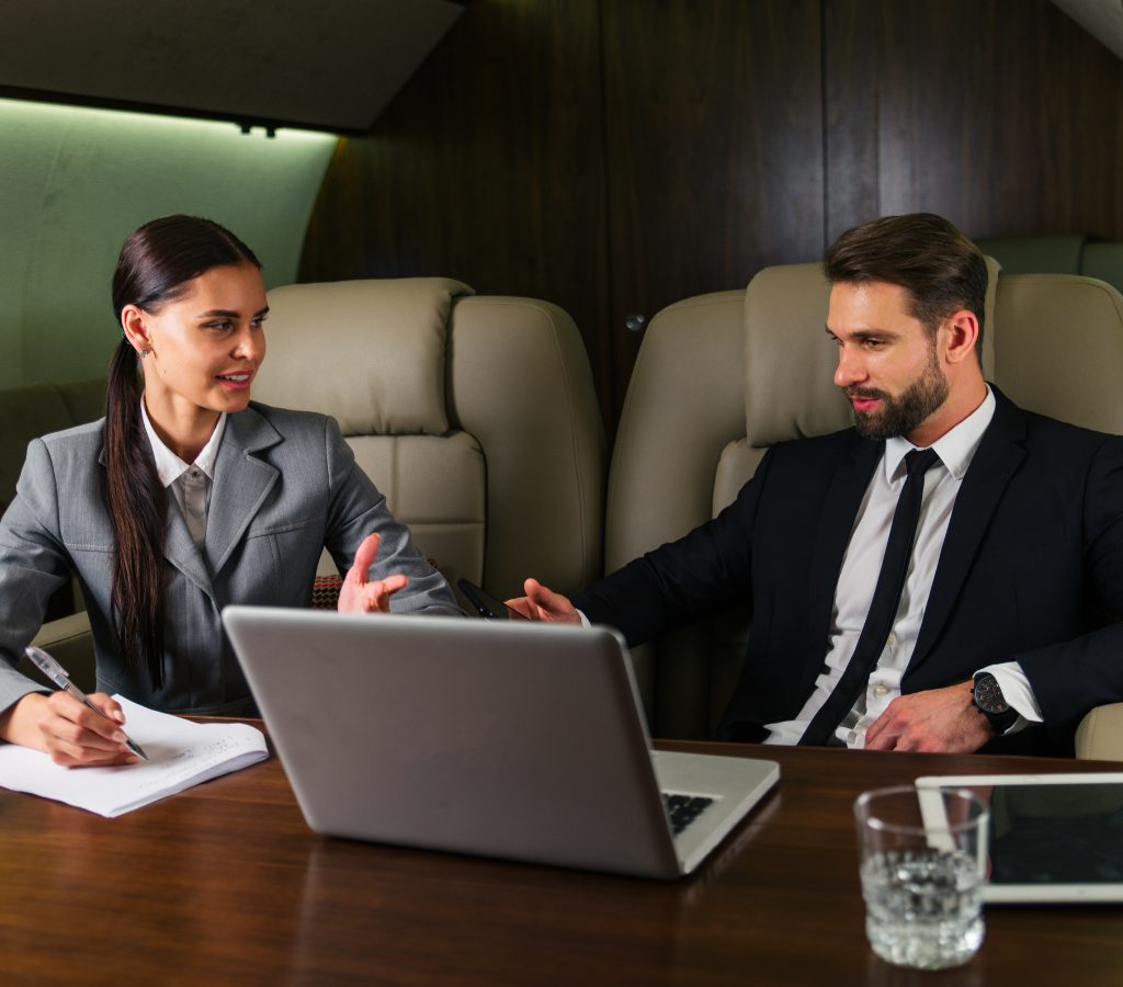 comparing private jet and commercial aircraft services