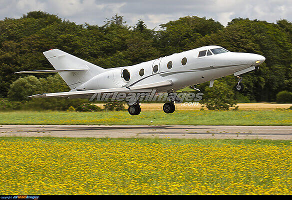 Dassault Falcon 100
