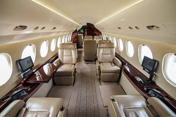 Int 1 Dassault Falcon