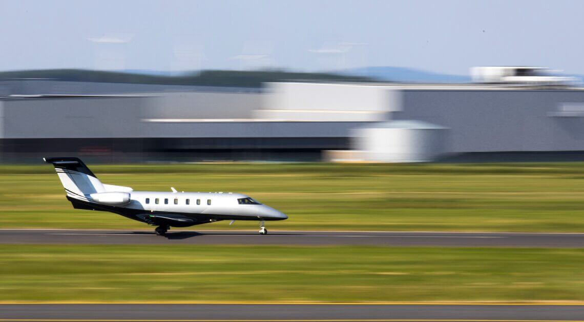aircraft-on-runway-sports-events